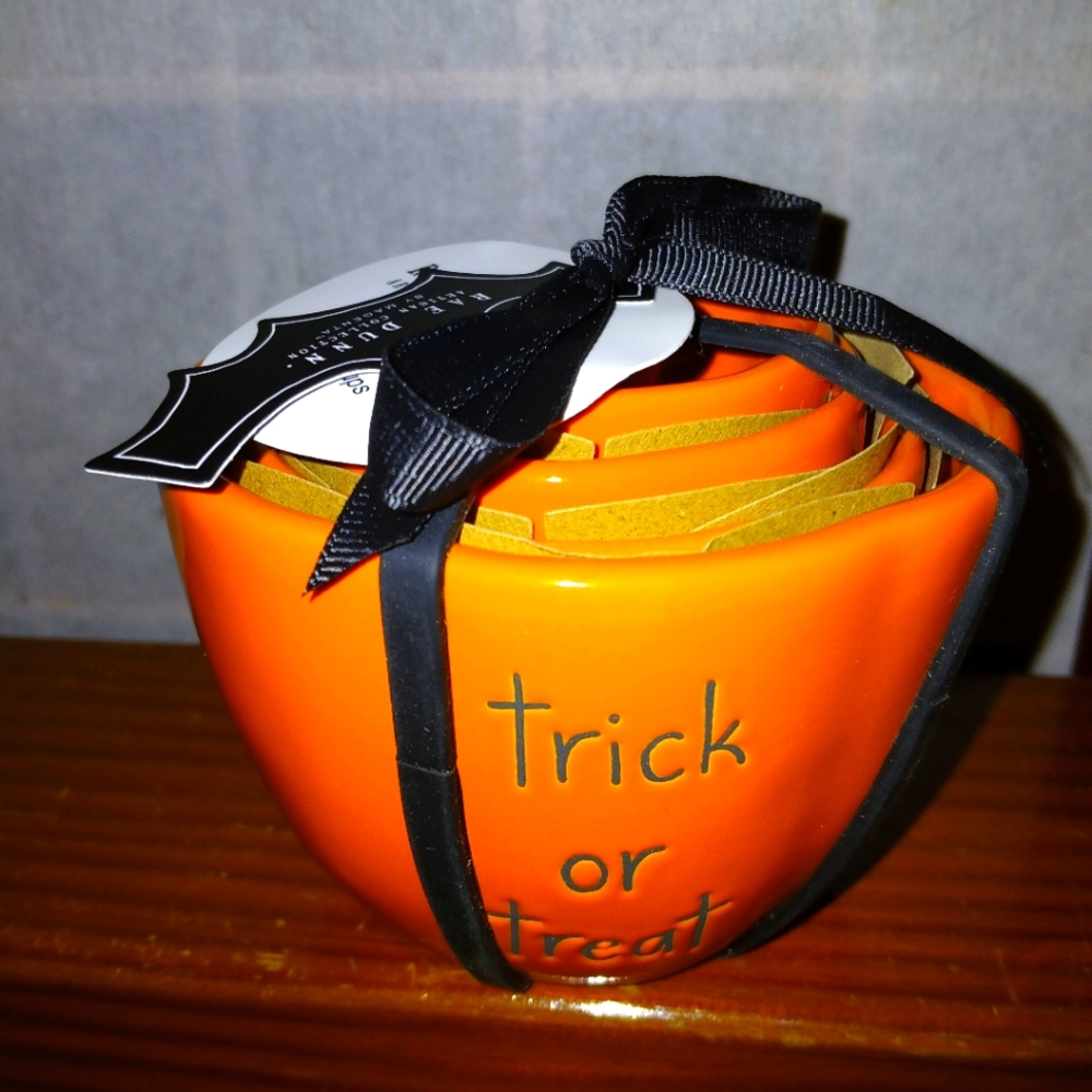 Rae Dunn pumpkin measuring cups